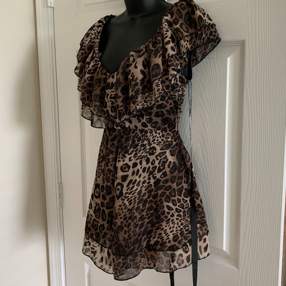 NWT PrettyLittleThing Women´s Romper, Size 4 - Picture 2 of 16